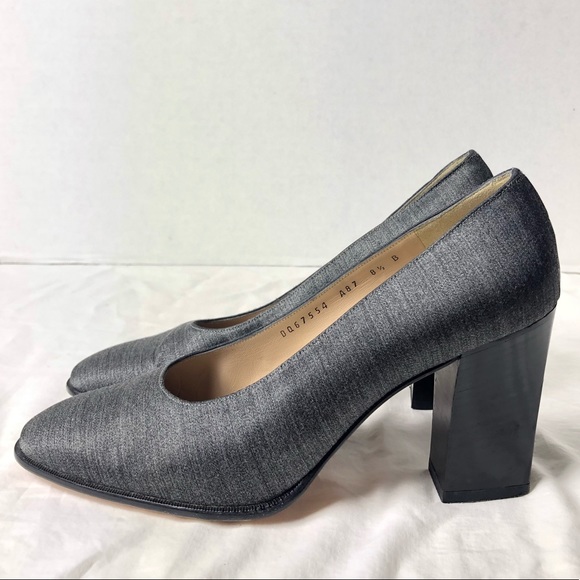 Salvatore Ferragamo Block Heel Pump - Picture 4 of 7